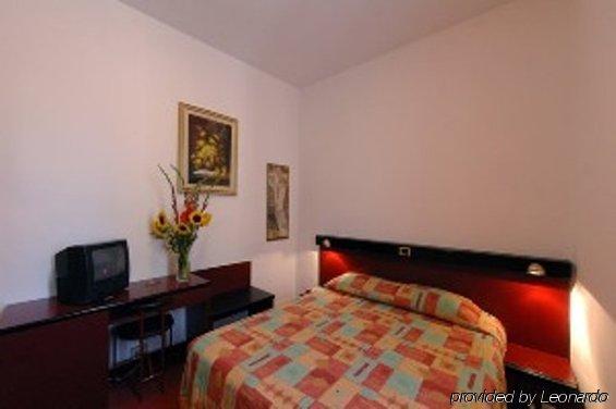 Albergo Moderno 루카 외부 사진