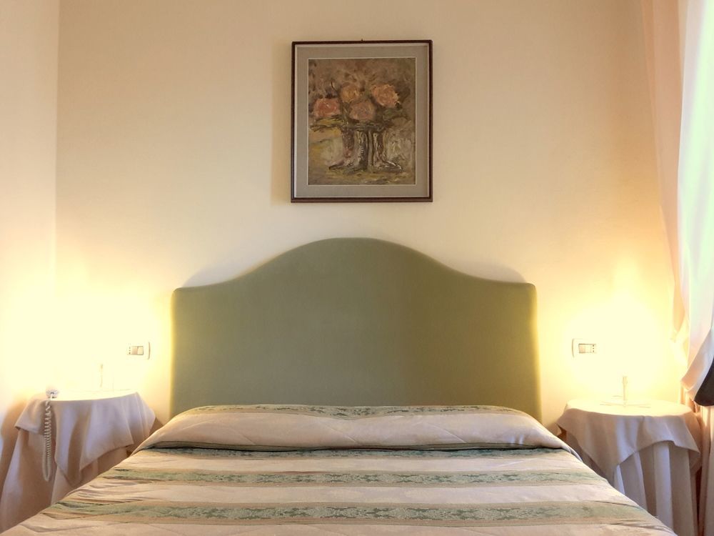 Albergo Moderno 루카 외부 사진